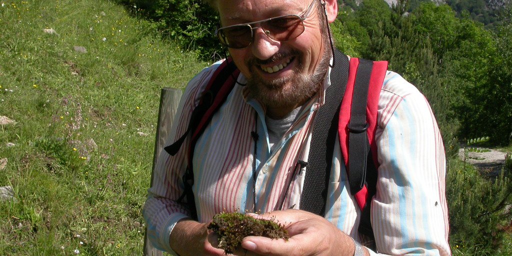 Martin Nebel, esperto di muschi, Parco Naturale Alpi Marittime (M. De Biaggi)