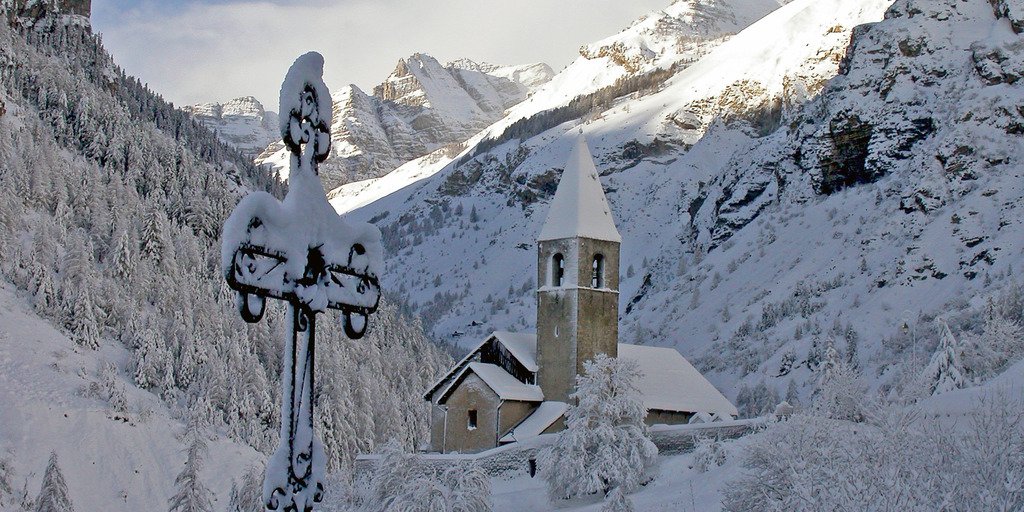 Croce e campanile di Saint-Dalmas-le-Selvage (© Anthony Turpaud PNM)